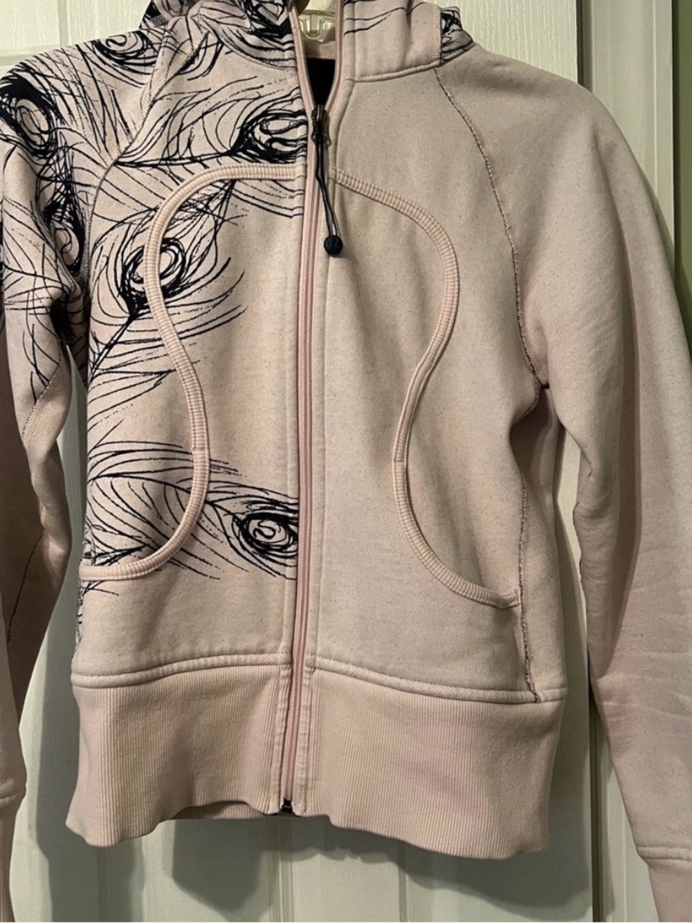 Lululemon Scuba.Rare Limited Edition Pink Zip-Up Hoodie Jacket w Feather Print